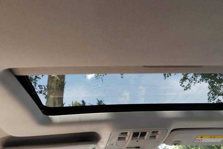 Used Chevrolet Malibu 2016 2.4L Automatic Luxury Edition Headliner