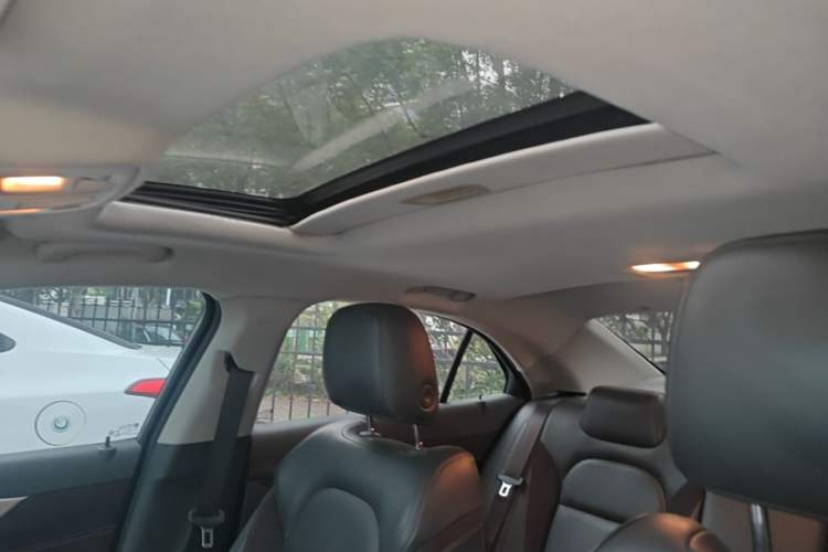 Used Chevrolet Malibu 2016 2.0L Automatic Luxury Edition Headliner