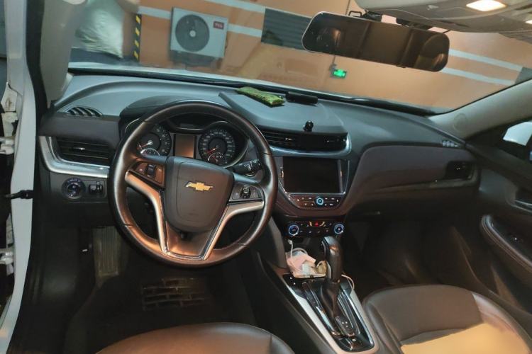 Used Chevrolet Malibu 2016 2.0L Automatic Luxury Edition Interior 2