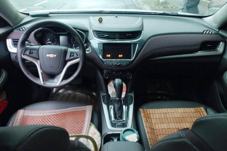 Used Chevrolet Malibu 2016 2.0L Automatic Luxury Edition Interior 2
