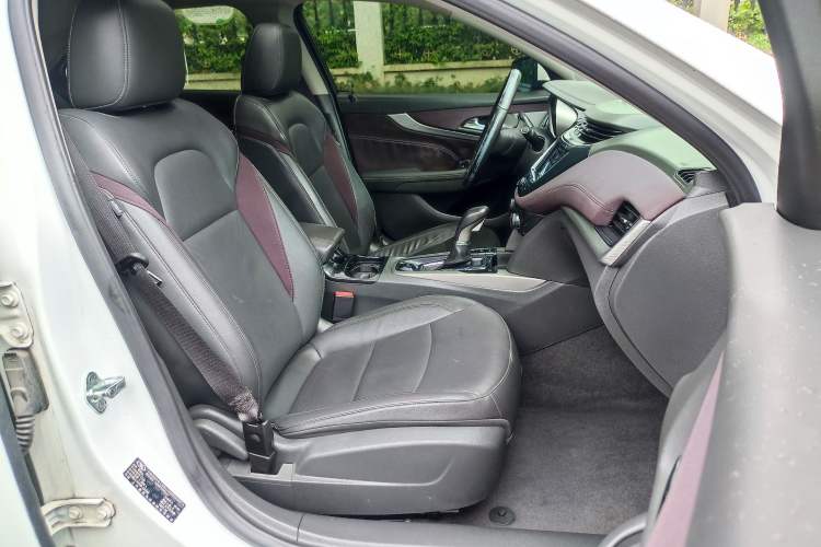 Used Chevrolet Malibu 2016 1.6T Automatic Luxury Edition Interior 3
