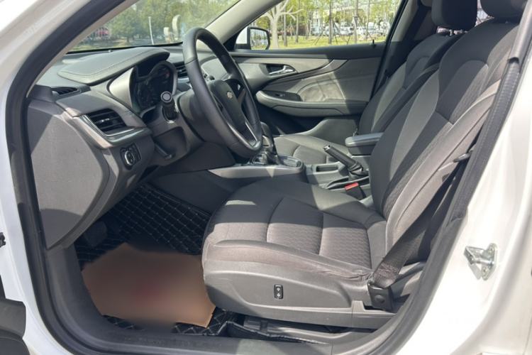 Used Chevrolet Malibu 2016 1.6T Automatic Comfort Edition Interior 5