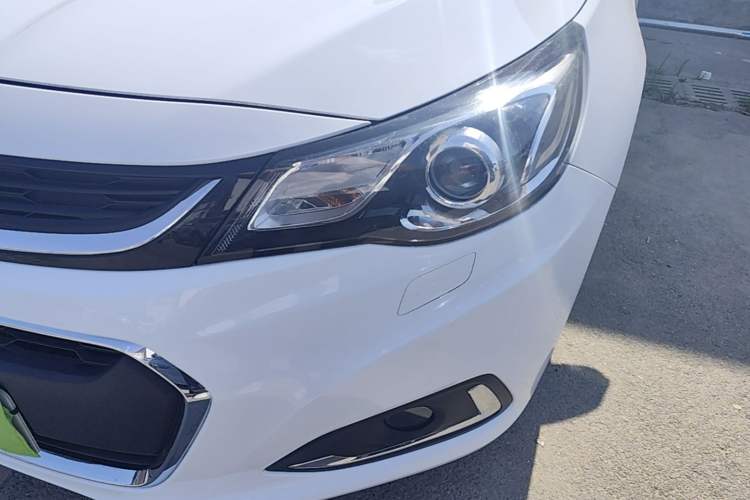 Used Chevrolet Malibu 2016 2.0L Automatic Luxury Edition Left Front Headlight