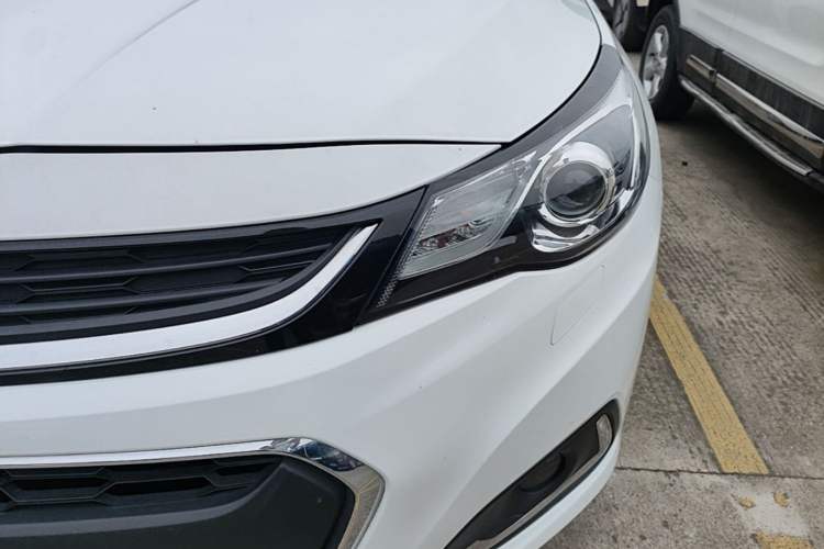 Used Chevrolet Malibu 2016 2.0L Automatic Luxury Edition Left Front Headlight