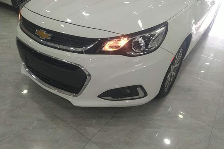 Used Chevrolet Malibu 2016 2.0L Automatic Luxury Edition Left Front Headlight