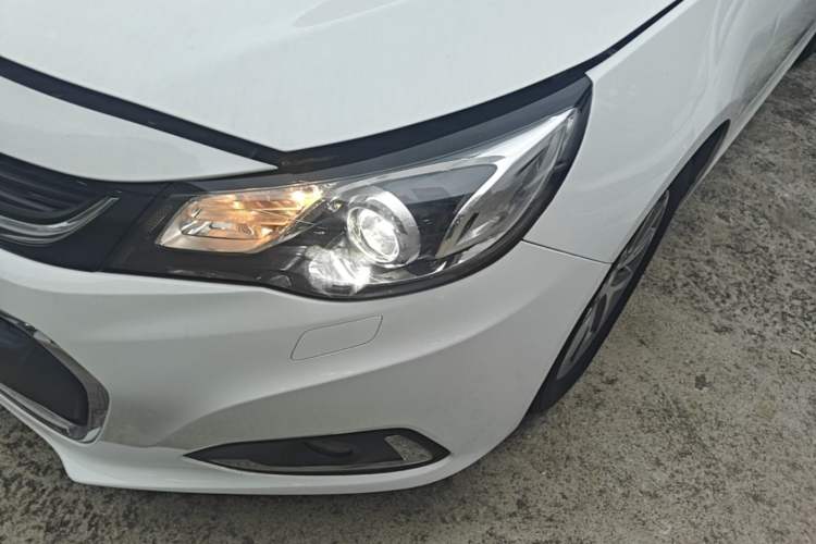 Used Chevrolet Malibu 2016 2.0L Automatic Luxury Edition Left Front Headlight