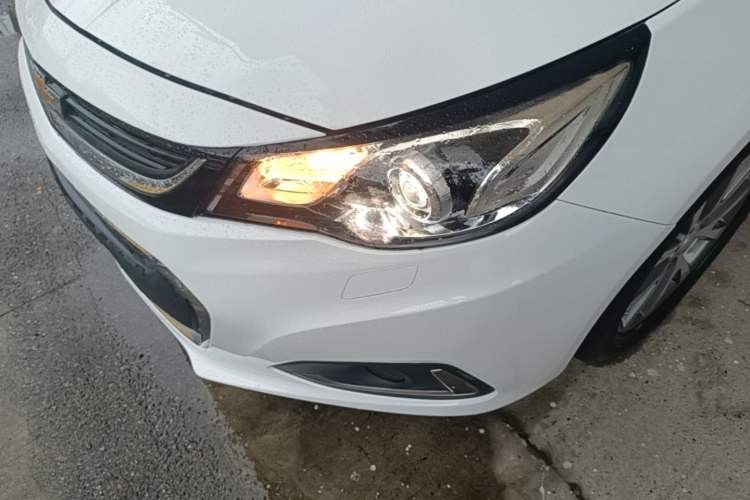 Used Chevrolet Malibu 2016 2.0L Automatic Luxury Edition Left Front Headlight