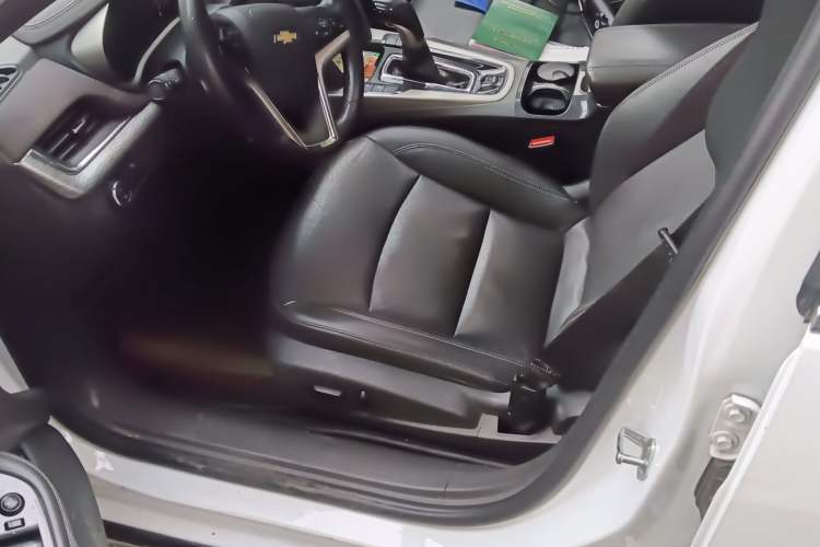 Used Chevrolet Malibu 2016 2.4L Automatic Luxury Edition Left Front Seat