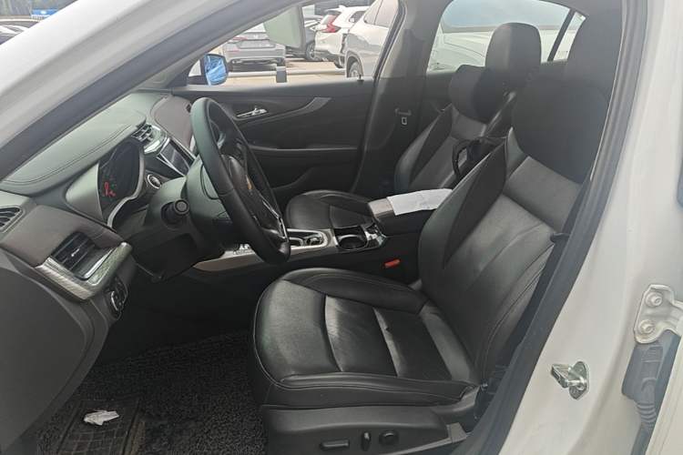 Used Chevrolet Malibu 2016 1.6T Automatic Luxury Edition Left Front Seat