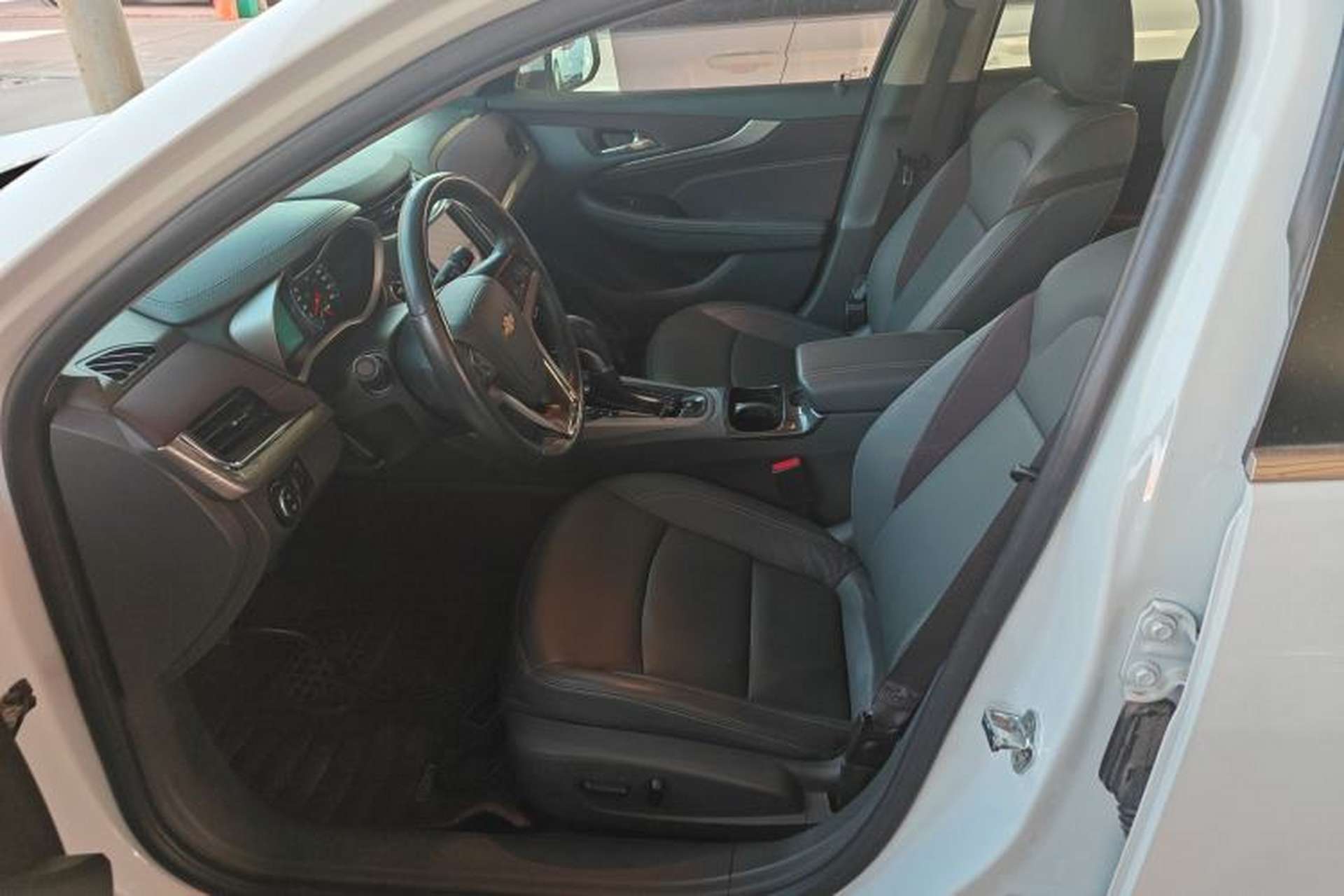 Used Chevrolet Malibu 2016 2.0L Automatic Luxury Edition Left Front Seat