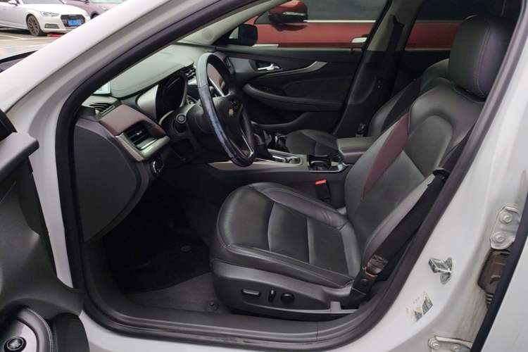 Used Chevrolet Malibu 2016 1.6T Automatic Luxury Edition Left Front Seat