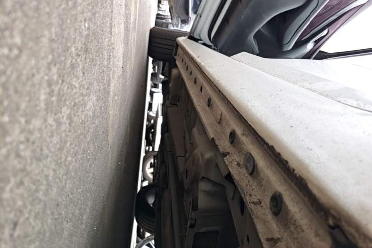 Used Chevrolet Malibu 2016 2.0L Automatic Luxury Edition Left Side Sill