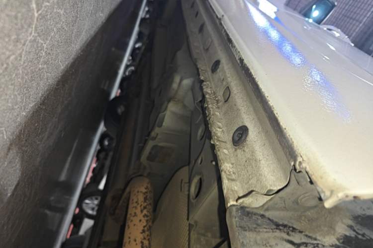 Used Chevrolet Malibu 2016 2.0L Automatic Luxury Edition Left Side Sill
