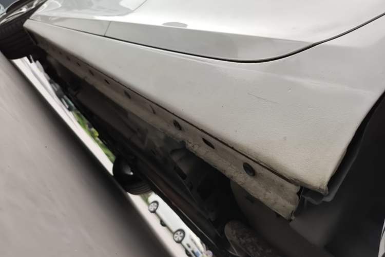 Used Chevrolet Malibu 2016 2.0L Automatic Luxury Edition Left Side Sill