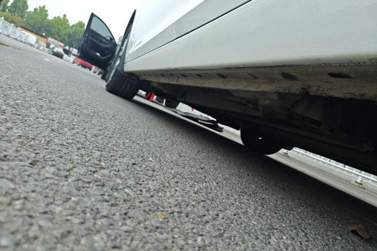 Used Chevrolet Malibu 2016 2.0L Automatic Luxury Edition Left Side Sill
