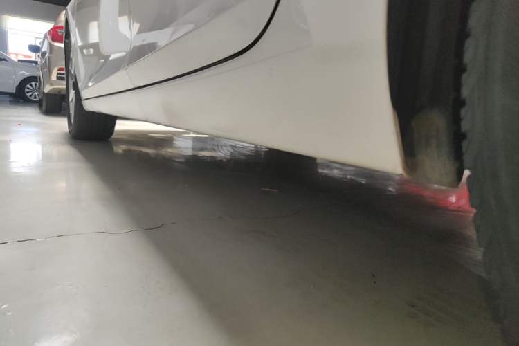 Used Chevrolet Malibu 2016 1.6T Automatic Comfort Edition Left Side Sill
