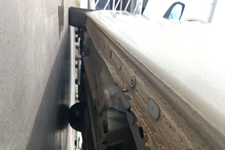 Used Chevrolet Malibu 2016 2.0L Automatic Luxury Edition Left Side Sill