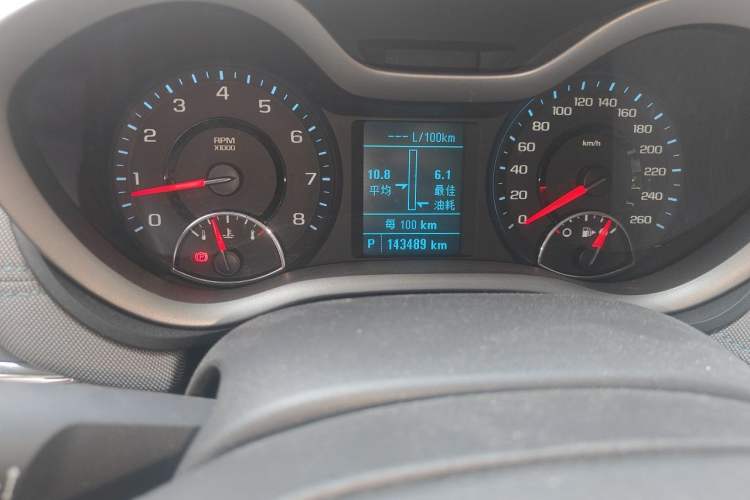 Used Chevrolet Malibu 2016 1.6T Automatic Comfort Edition Odometer Close Up