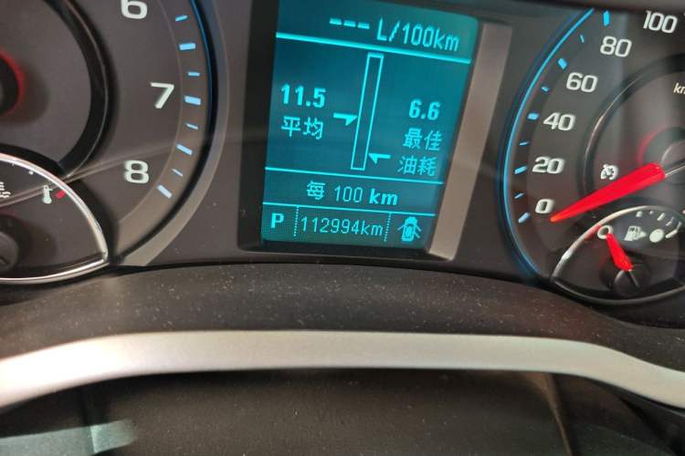 Used Chevrolet Malibu 2016 2.0L Automatic Luxury Edition Odometer Close Up