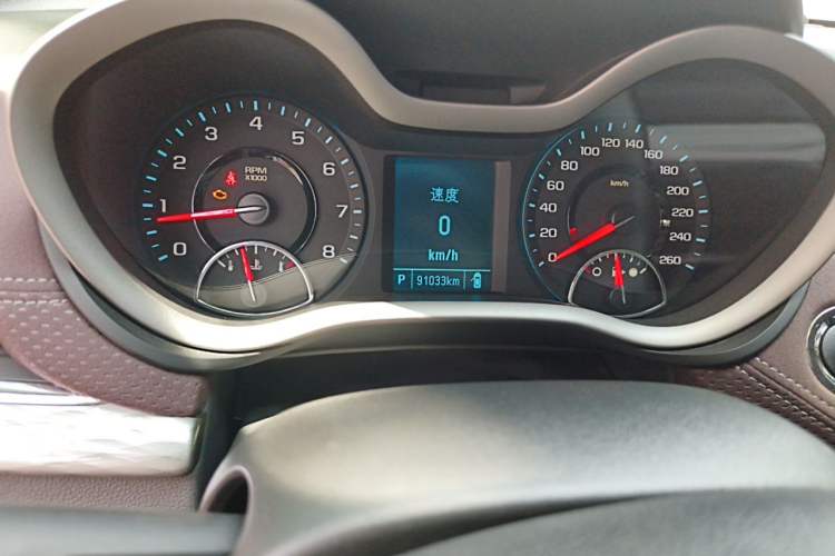 Used Chevrolet Malibu 2016 2.0L Automatic Luxury Edition Odometer Close Up