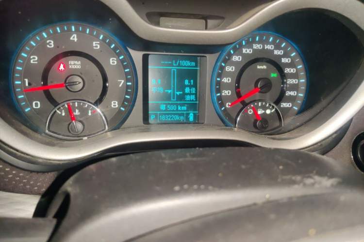 Used Chevrolet Malibu 2016 2.0L Automatic Luxury Edition Odometer Close Up
