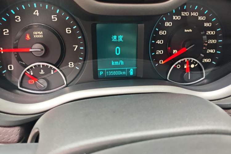 Used Chevrolet Malibu 2016 2.0L Automatic Luxury Edition Odometer Close Up