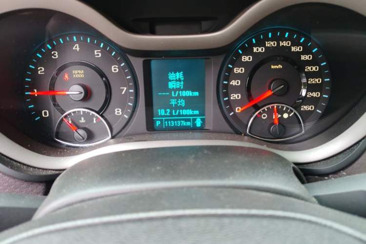 Used Chevrolet Malibu 2016 2.0L Automatic Luxury Edition Odometer Close Up