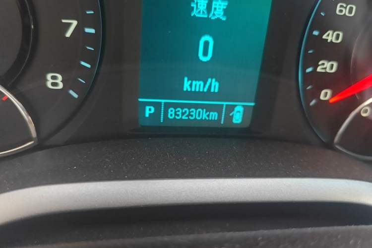 Used Chevrolet Malibu 2016 2.0L Automatic Luxury Edition Odometer Close Up