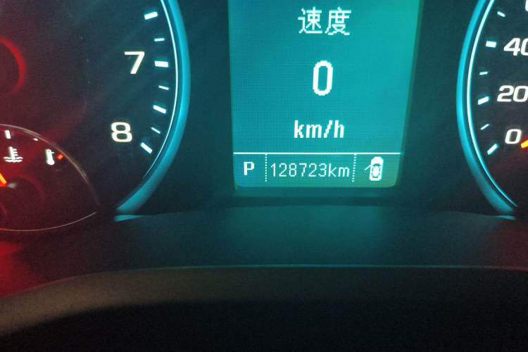 Used Chevrolet Malibu 2016 2.4L Automatic Luxury Edition Odometer Close Up