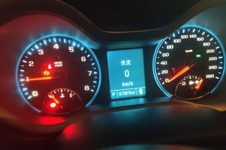 Used Chevrolet Malibu 2016 2.0L Automatic Luxury Edition Odometer Close Up