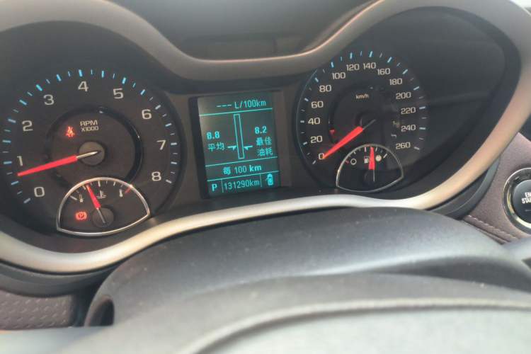 Used Chevrolet Malibu 2016 2.0L Automatic Luxury Edition Odometer Close Up