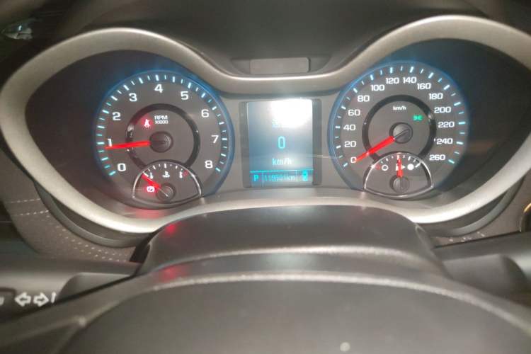 Used Chevrolet Malibu 2016 2.0L Automatic Luxury Edition Odometer Close Up