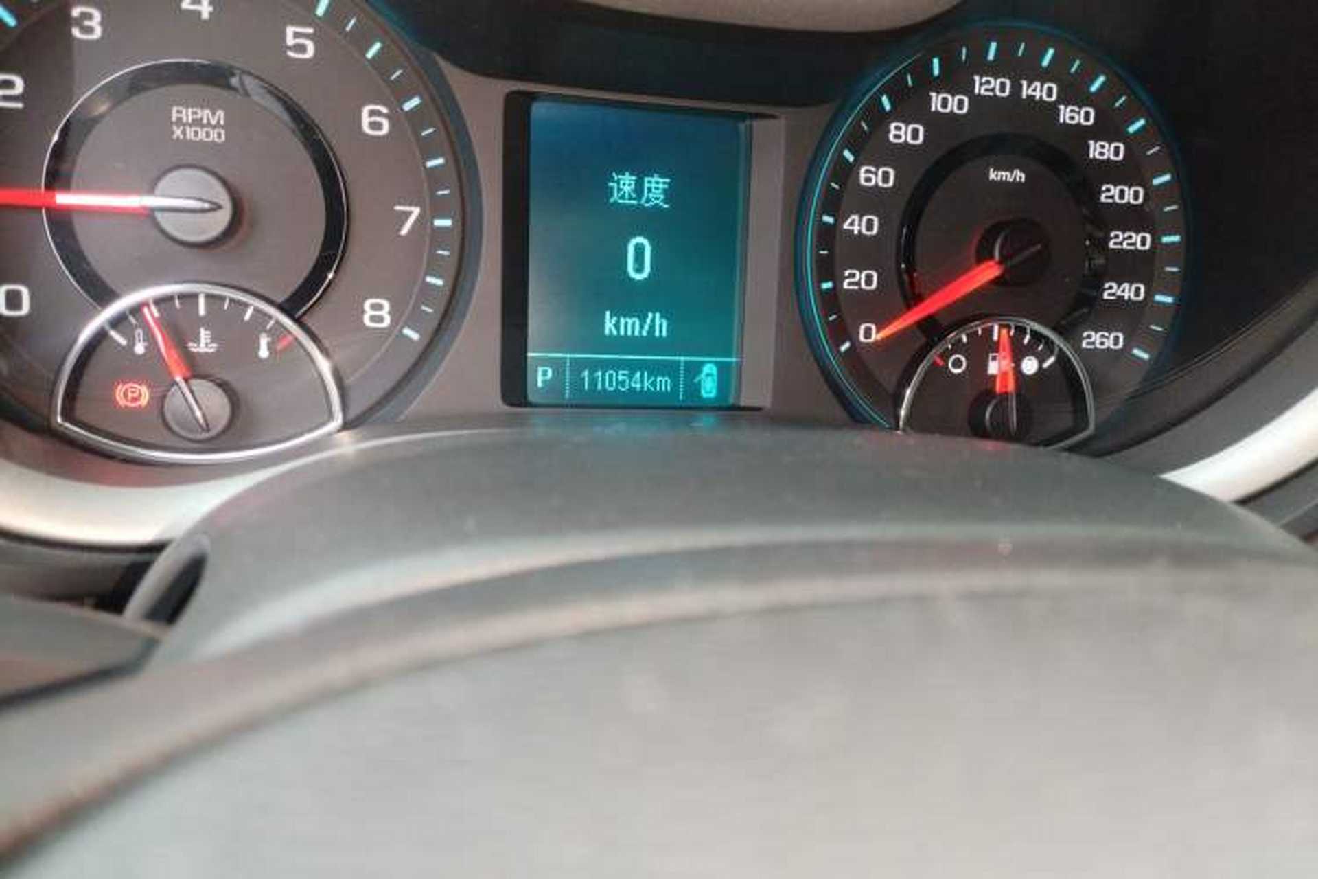Used Chevrolet Malibu 2016 2.0L Automatic Luxury Edition Odometer Close Up
