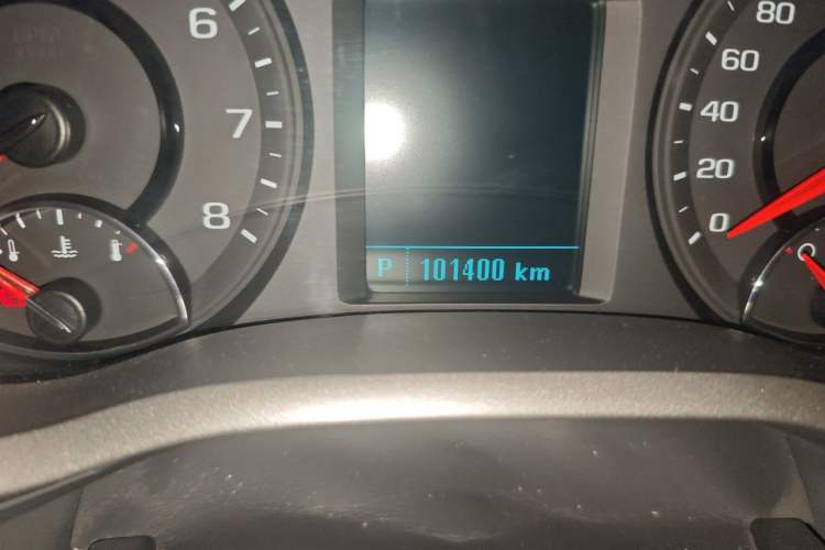 Used Chevrolet Malibu 2016 2.0L Automatic Luxury Edition Odometer Close Up