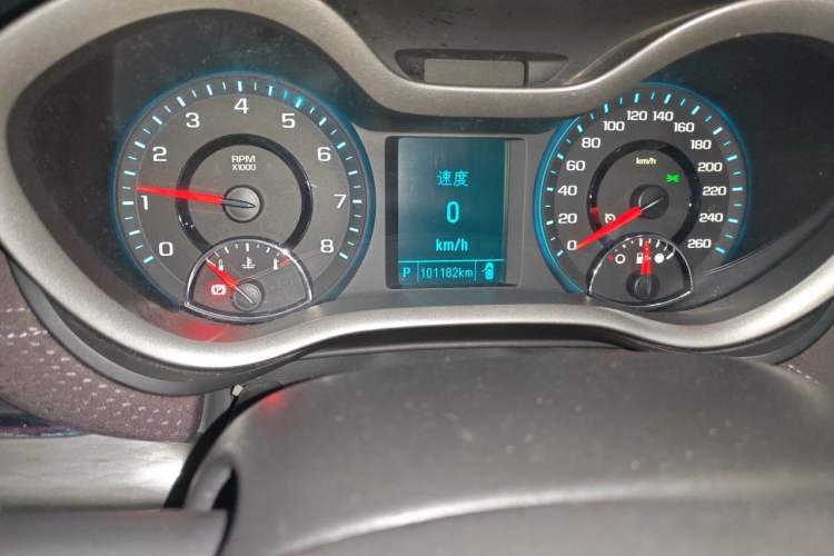 Used Chevrolet Malibu 2016 2.4L Automatic Luxury Edition Odometer Close Up