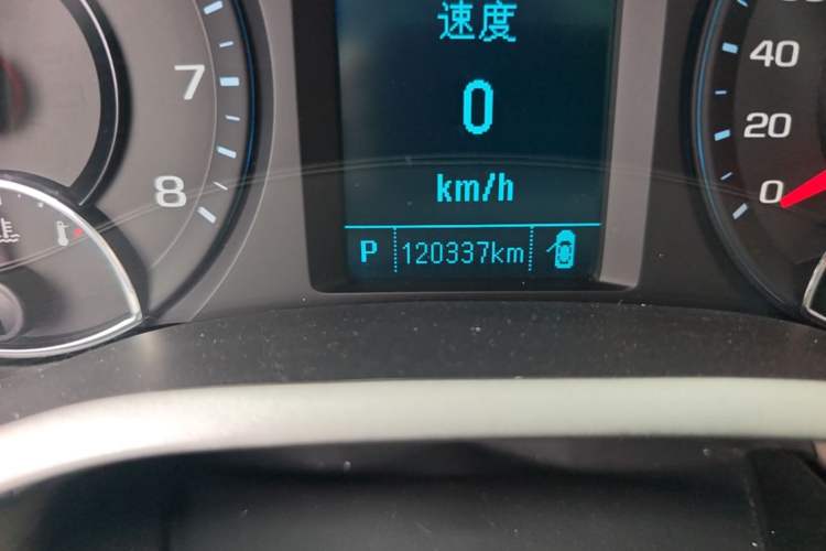 Used Chevrolet Malibu 2016 2.0L Automatic Luxury Edition Odometer Close Up