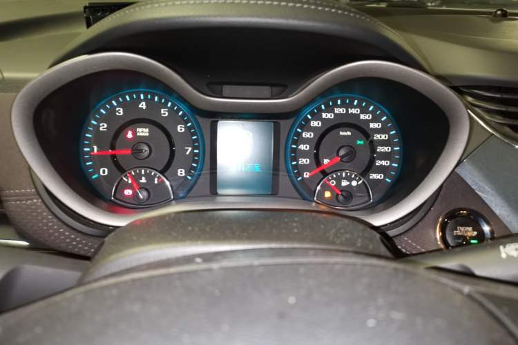 Used Chevrolet Malibu 2016 2.0L Automatic Luxury Edition Odometer Close Up