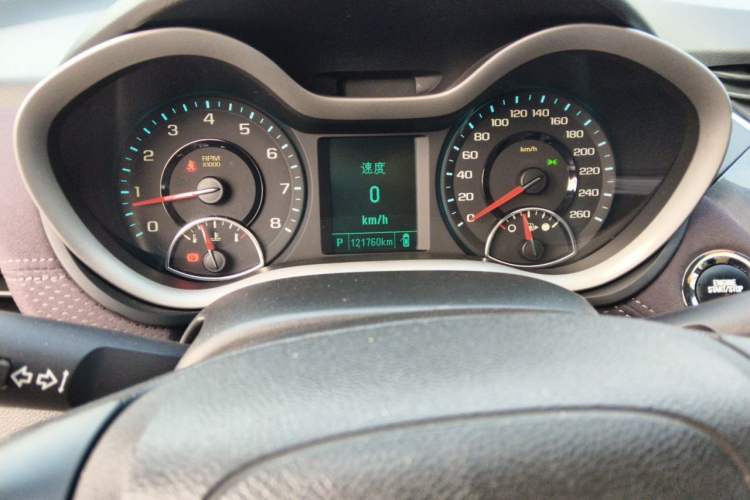 Used Chevrolet Malibu 2016 2.0L Automatic Luxury Edition Odometer Close Up