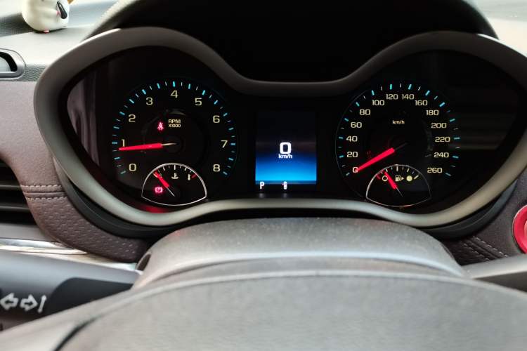 Used Chevrolet Malibu 2016 1.6T Automatic Luxury Edition Odometer Close Up