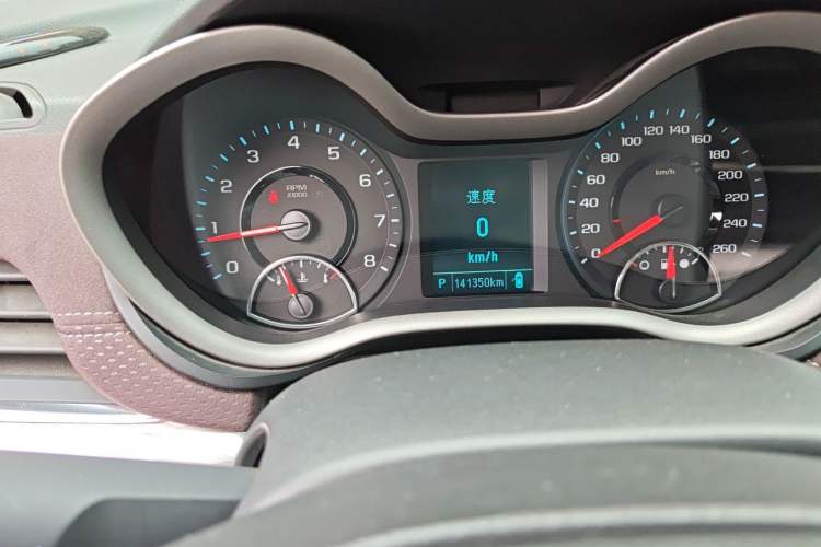 Used Chevrolet Malibu 2016 2.0L Automatic Luxury Edition Odometer Close Up