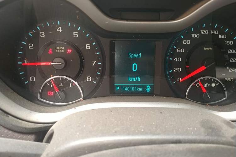 Used Chevrolet Malibu 2016 2.0L Automatic Luxury Edition Odometer Close Up