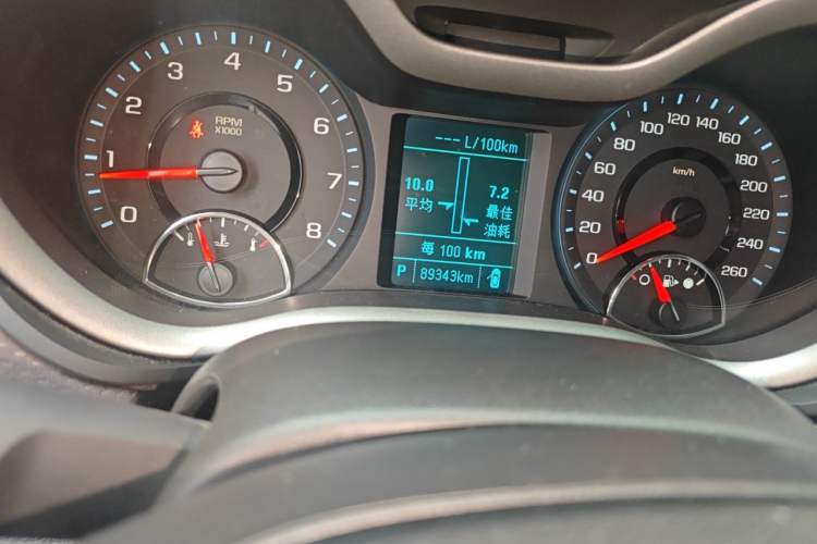 Used Chevrolet Malibu 2016 2.0L Automatic Luxury Edition Odometer Close Up