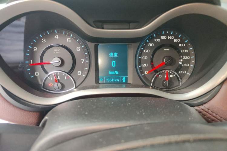 Used Chevrolet Malibu 2016 1.6T Automatic Comfort Edition Odometer Close Up