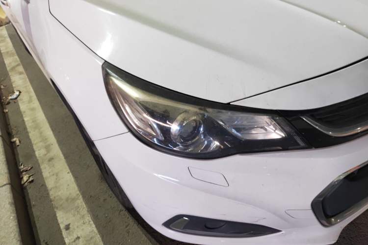 Used Chevrolet Malibu 2016 2.0L Automatic Luxury Edition Right Front Headlight