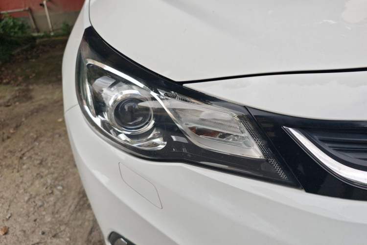 Used Chevrolet Malibu 2016 2.0L Automatic Luxury Edition Right Front Headlight