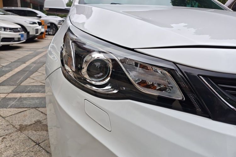 Used Chevrolet Malibu 2016 2.0L Automatic Luxury Edition Right Front Headlight