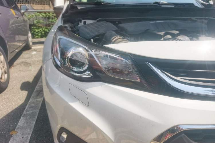 Used Chevrolet Malibu 2016 2.0L Automatic Luxury Edition Right Front Headlight