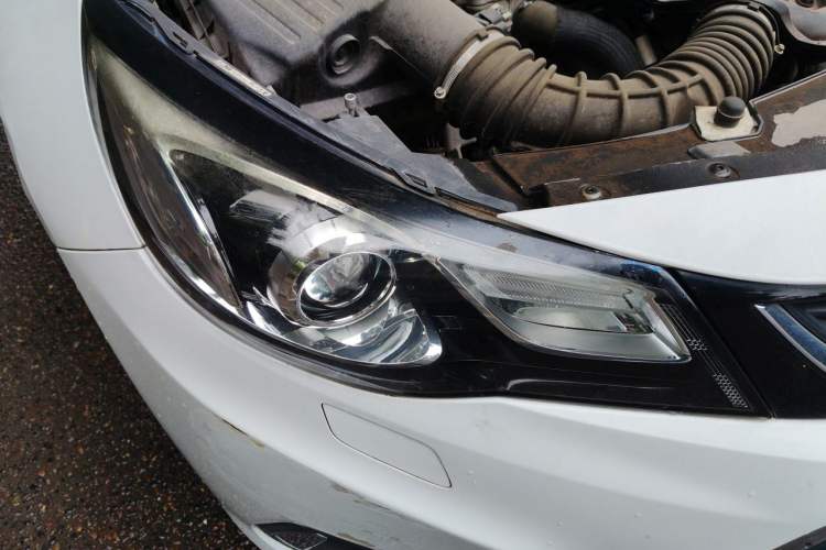 Used Chevrolet Malibu 2016 2.0L Automatic Luxury Edition Right Front Headlight
