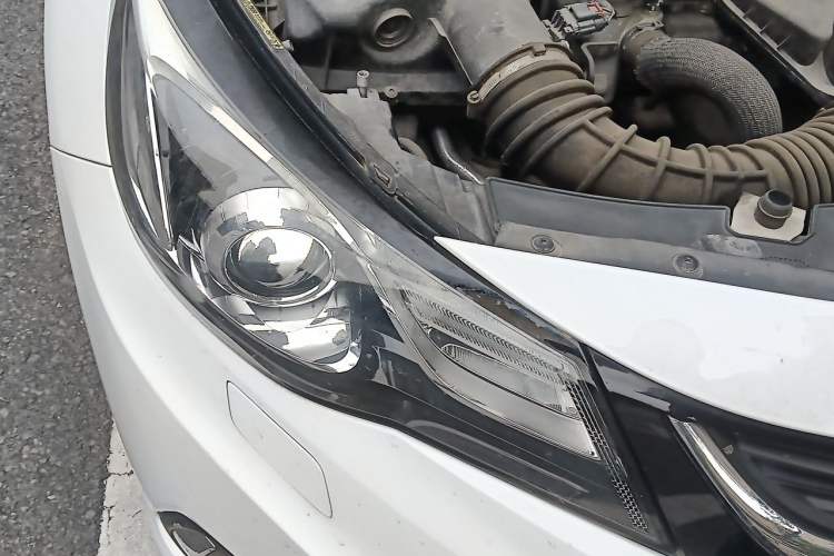 Used Chevrolet Malibu 2016 2.4L Automatic Luxury Edition Right Front Headlight