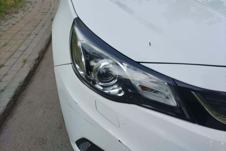 Used Chevrolet Malibu 2016 2.4L Automatic Luxury Edition Right Front Headlight